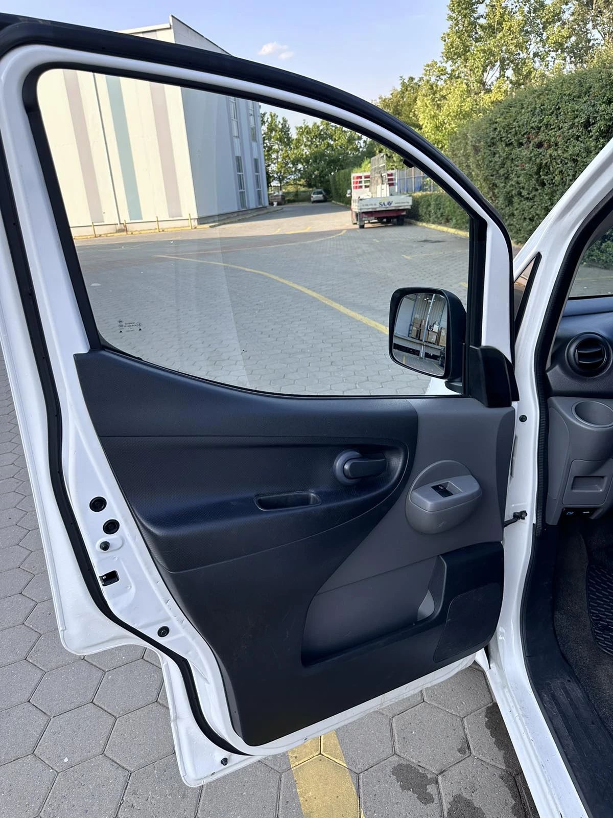 Nissan e-NV200  - изображение 9