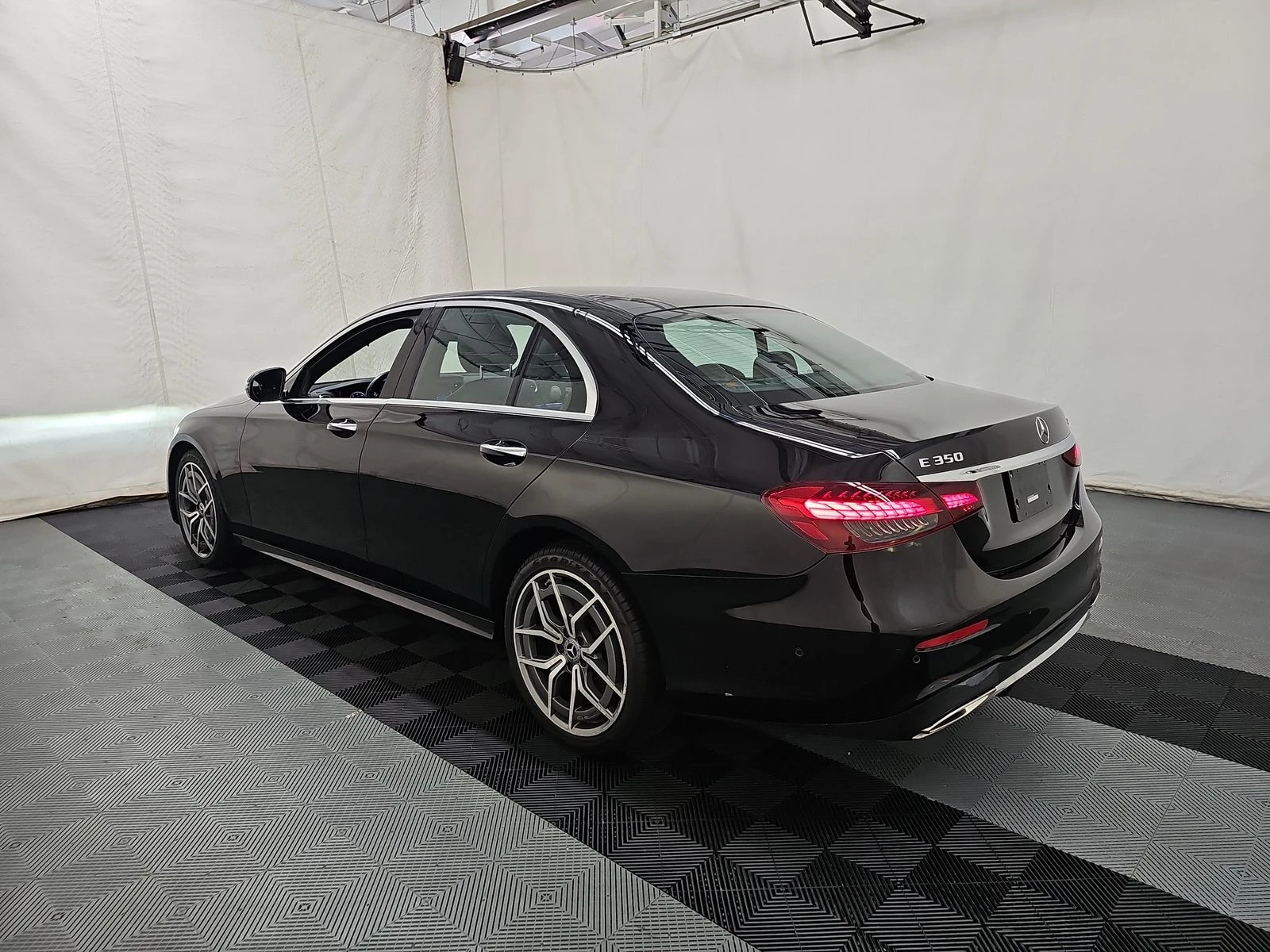 Mercedes-Benz E 350 burmester* DISTRONIC* Hey Mercedes - изображение 4