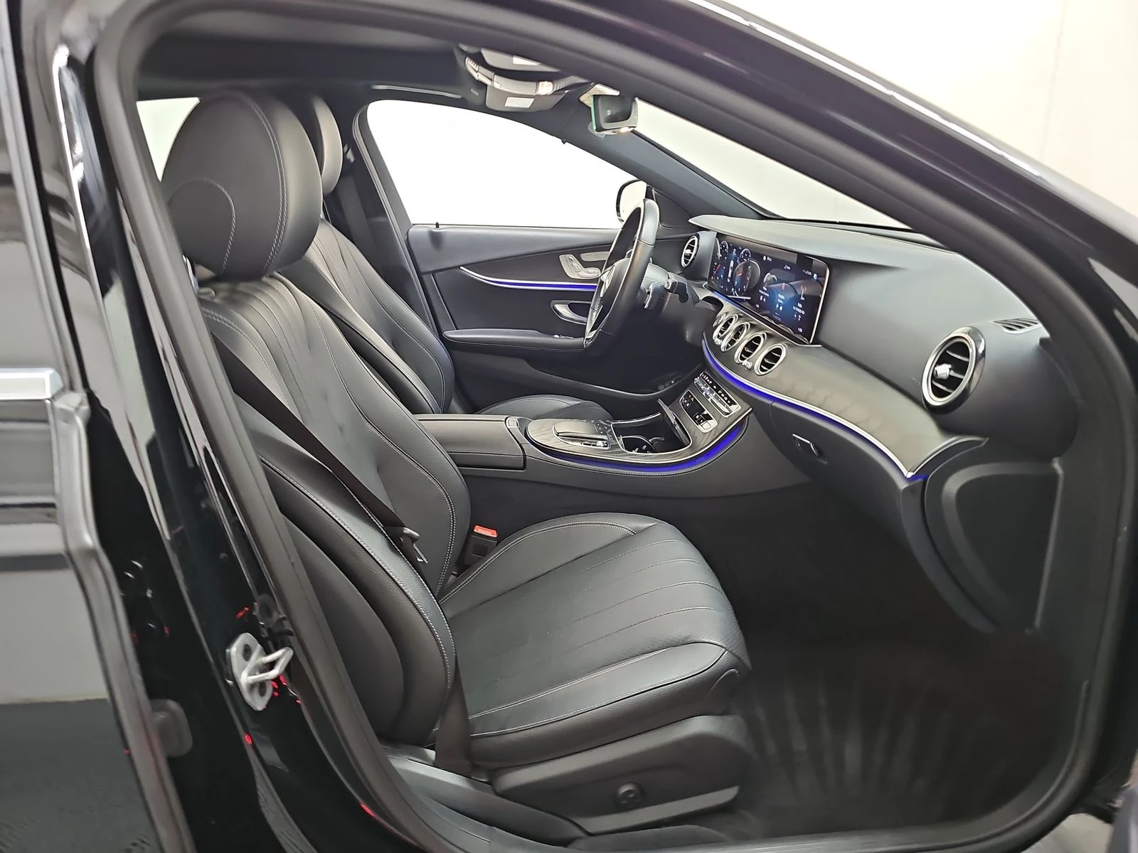 Mercedes-Benz E 350 burmester* DISTRONIC* Hey Mercedes - изображение 10