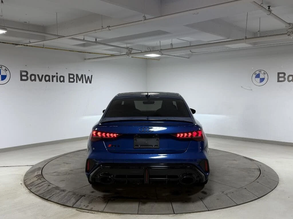 Audi Rs3 2.5T* quattro* AвтоКредит * (ЦЕНА ДО БГ), снимка 4 - Автомобили и джипове - 54002699