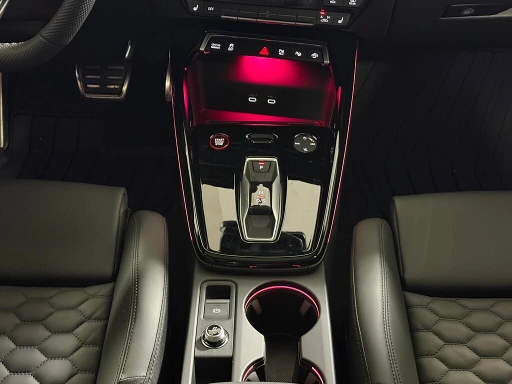 Audi Rs3 2.5T* quattro* AвтоКредит * (ЦЕНА ДО БГ), снимка 14 - Автомобили и джипове - 54002699