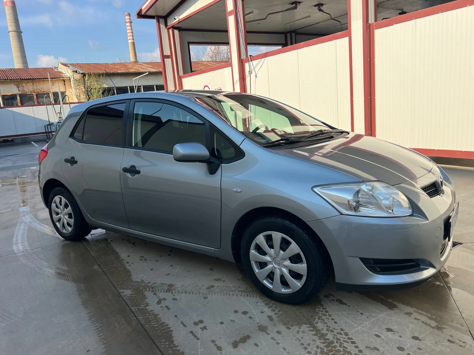 Toyota Auris 1.33, снимка 4 - Автомобили и джипове - 54209471