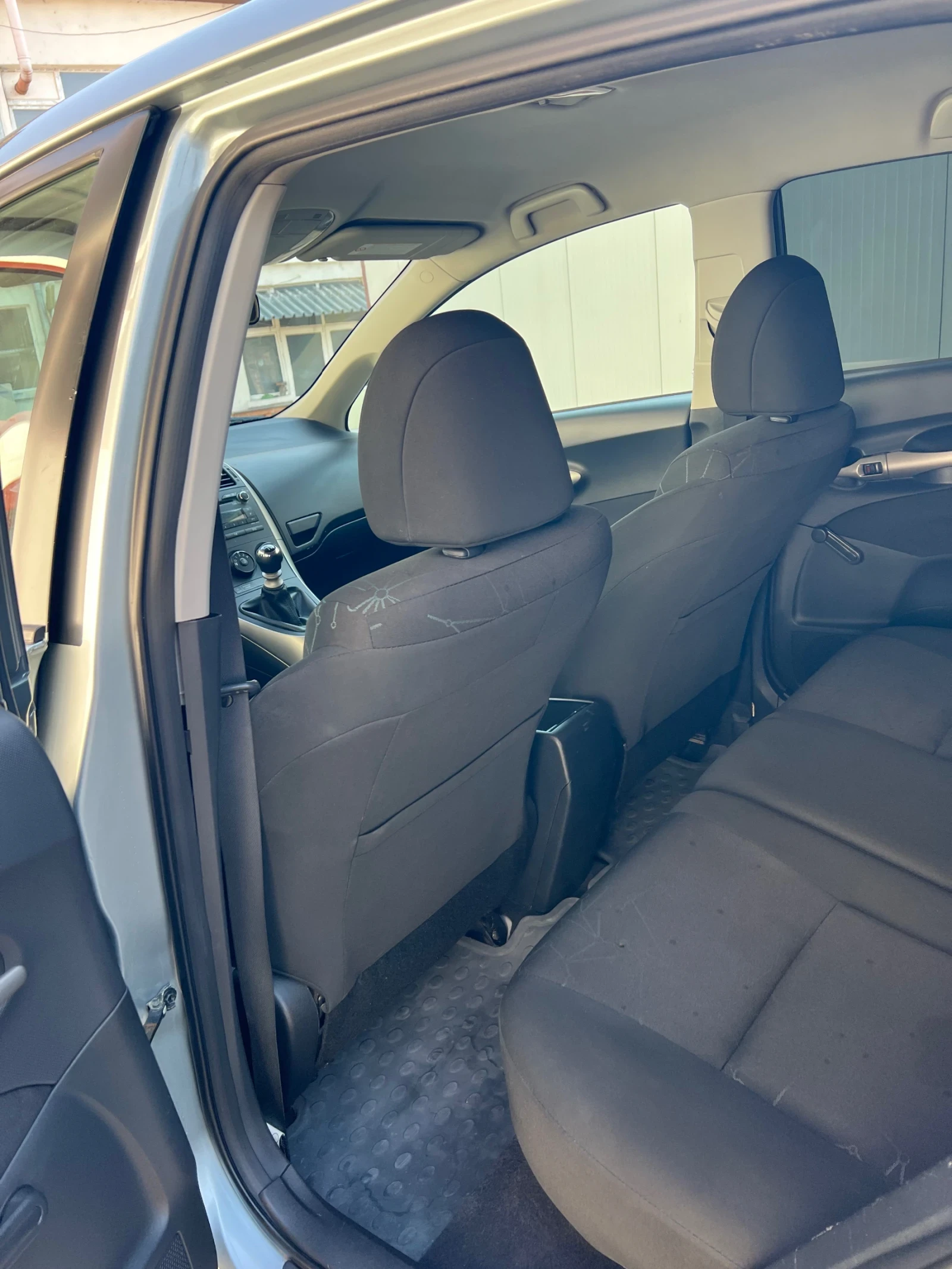 Toyota Auris 1.33, снимка 6 - Автомобили и джипове - 54209471