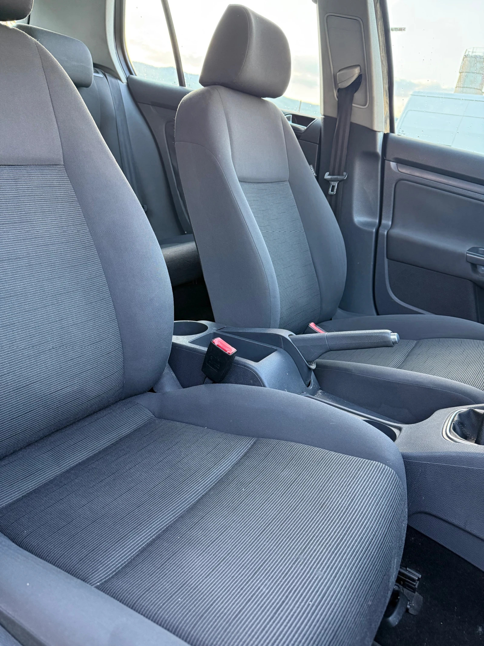 VW Golf 1.9TDI, снимка 9 - Автомобили и джипове - 54243619