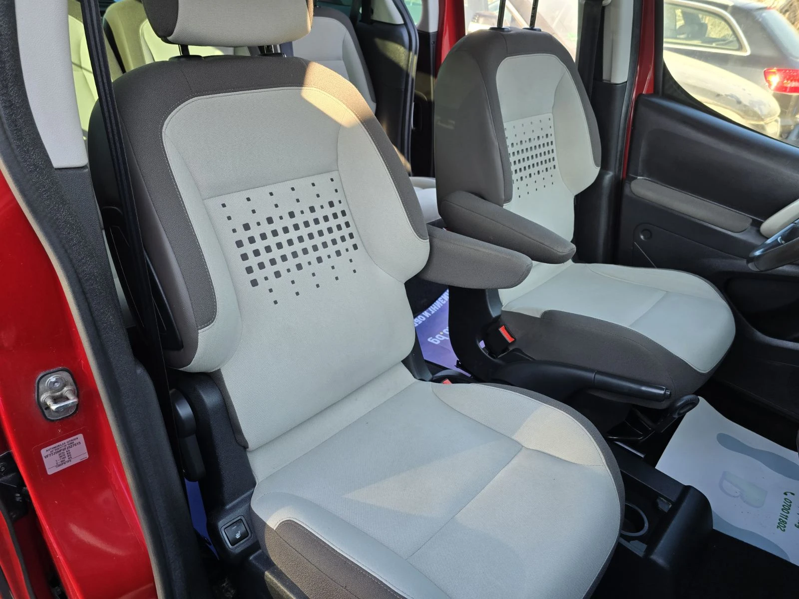Citroen Berlingo ТОП/1.6HDI/Automatik/Multispace, снимка 14 - Автомобили и джипове - 54254351