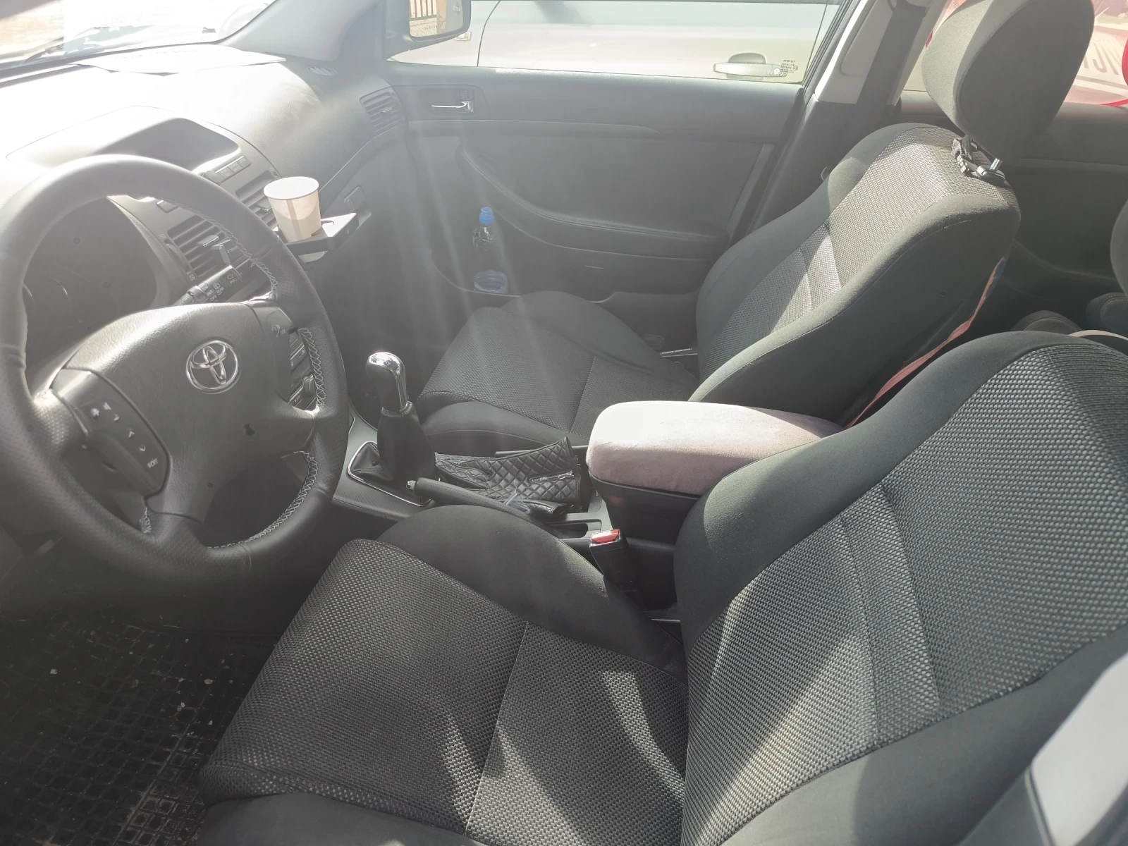 Toyota Avensis, снимка 8 - Автомобили и джипове - 54787012