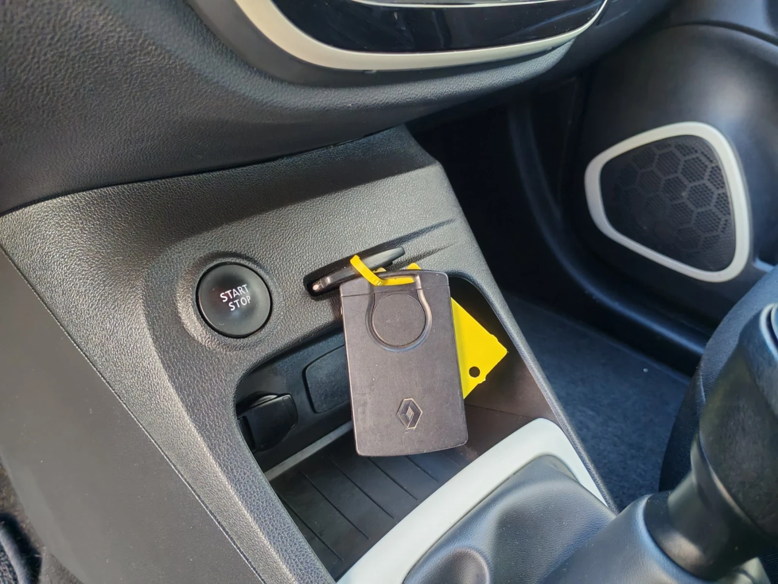 Renault Captur, снимка 11 - Автомобили и джипове - 55334117
