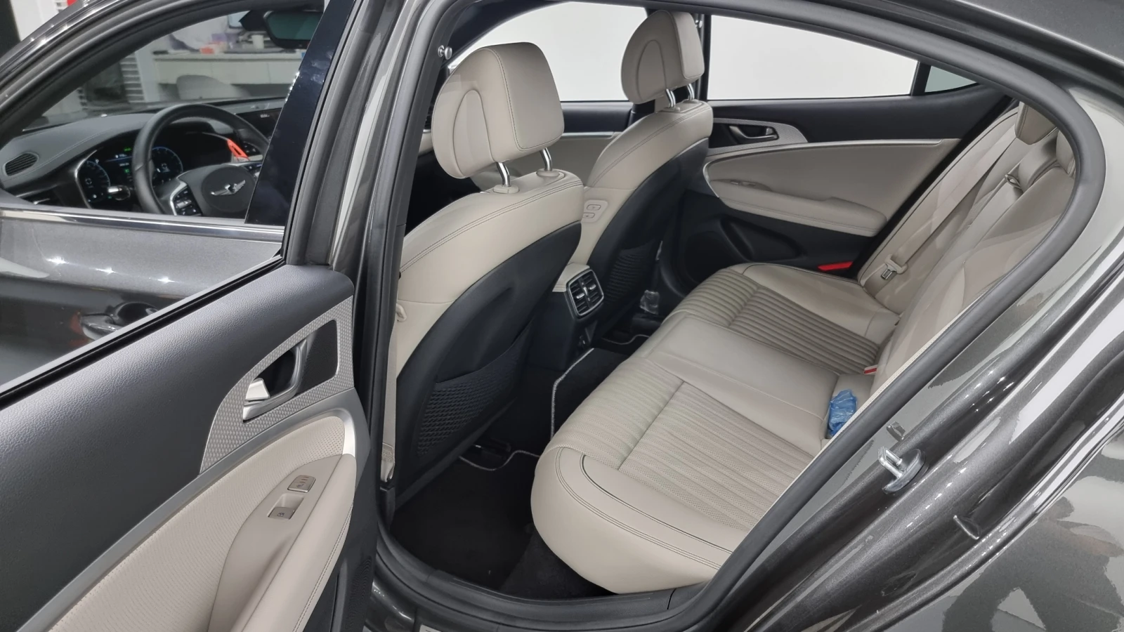 Genesis G70 2.0* HUD* ��. ��������* 360* BLIND SPOT* ������ �� | Mobile.bg � ����������� 13