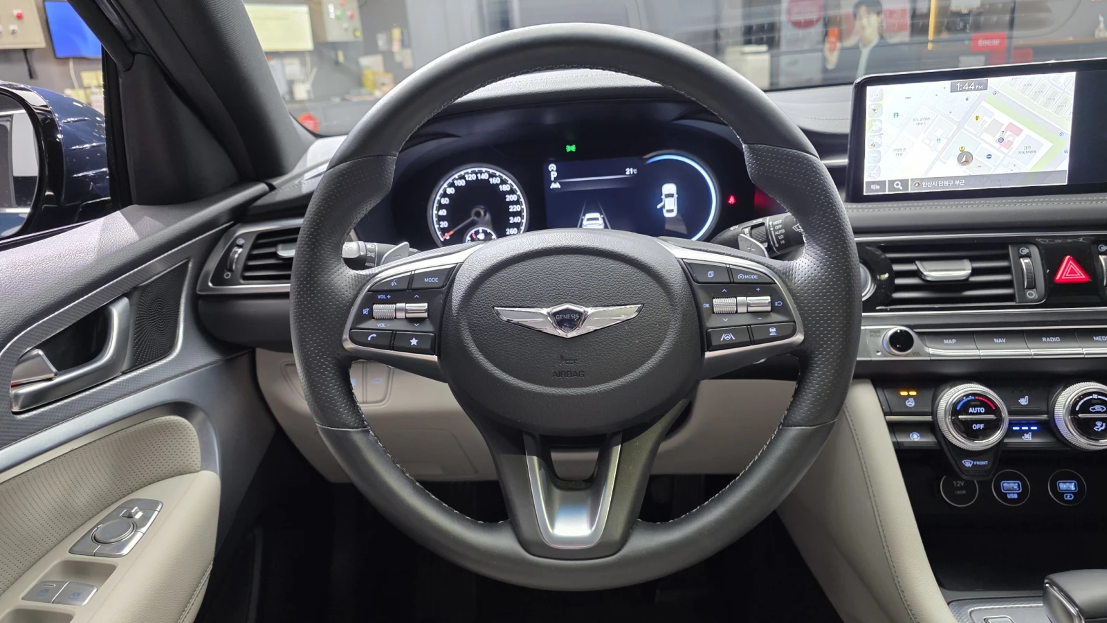 Genesis G70 2.0* BLIND SPOT* HUD* ПОДГРЕВ ВОЛАН* КРАЙНА ЦЕНА, снимка 13 - Автомобили и джипове - 55594216