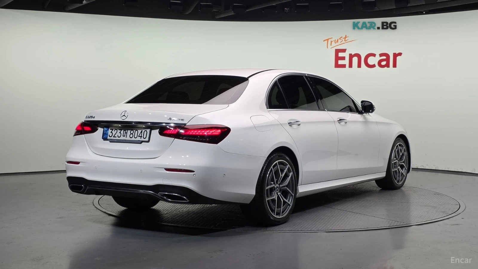 Mercedes-Benz E 220 AMG* 360 КАМЕРА* ПАМЕТ* BURMESTER* 4 ПОДГРЕВА, снимка 2 - Автомобили и джипове - 55729460