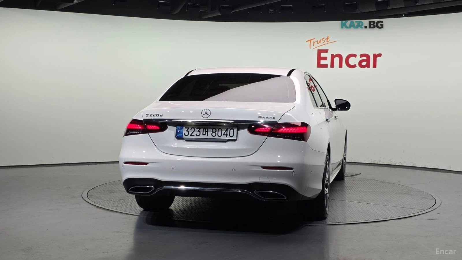 Mercedes-Benz E 220 AMG* 360 КАМЕРА* ПАМЕТ* BURMESTER* 4 ПОДГРЕВА, снимка 4 - Автомобили и джипове - 55729460