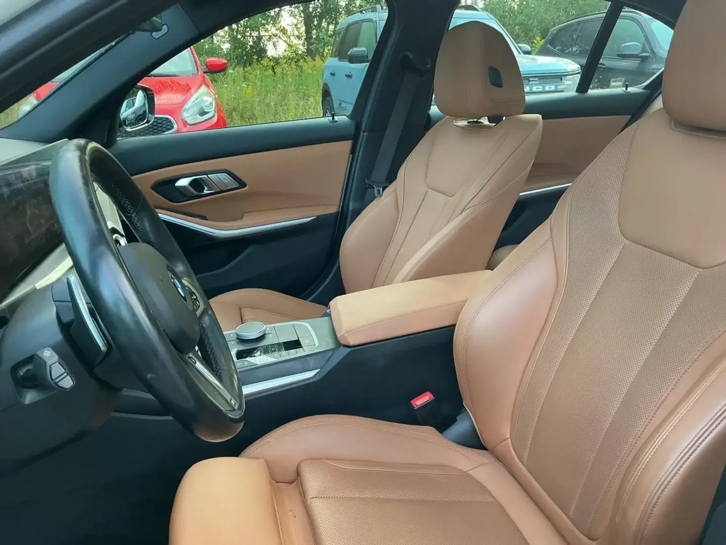 BMW 330 FACELIFT* М* ПОДГРЕВ* КАМЕРА* ШИБЕДАХ, снимка 6 - Автомобили и джипове - 55976751