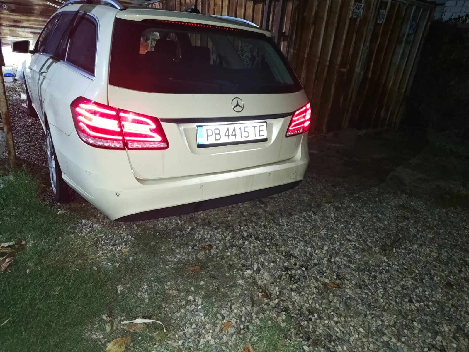 Mercedes-Benz E 200, снимка 2 - Автомобили и джипове - 56420334