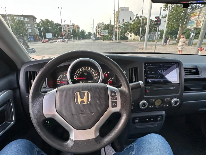 Honda Ridgeline 3.5 V-TEC , снимка 10 - Автомобили и джипове - 52655827
