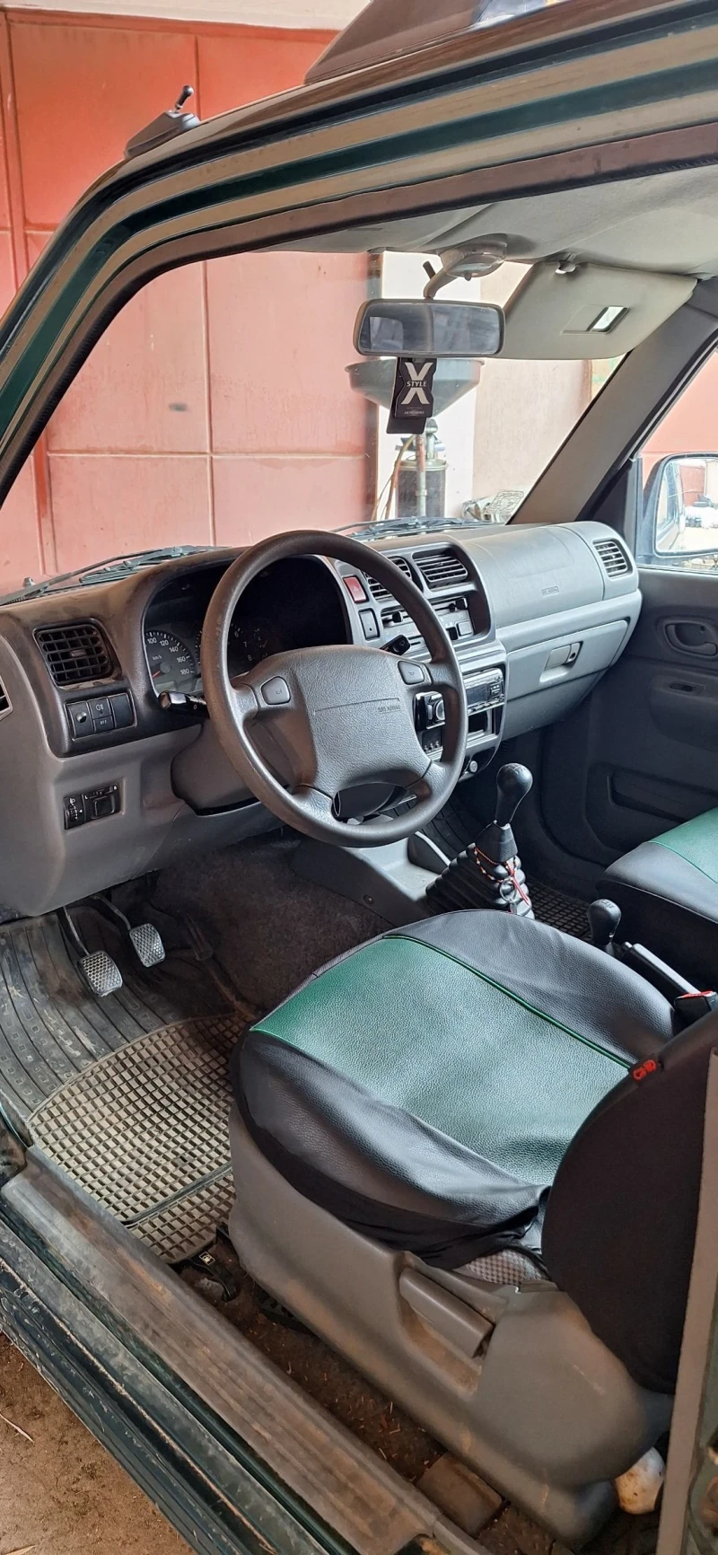 Suzuki Jimny, снимка 4 - Автомобили и джипове - 53298653