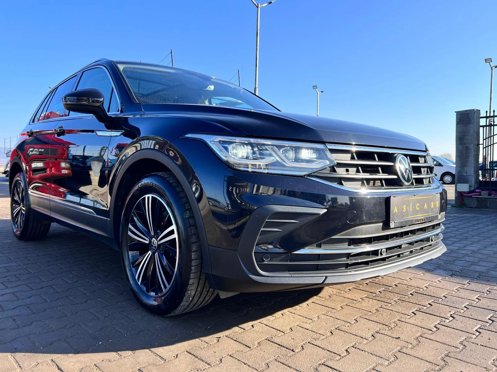 VW Tiguan 2.0D DIGITAL PANORAMA EURO 6D - изображение 7