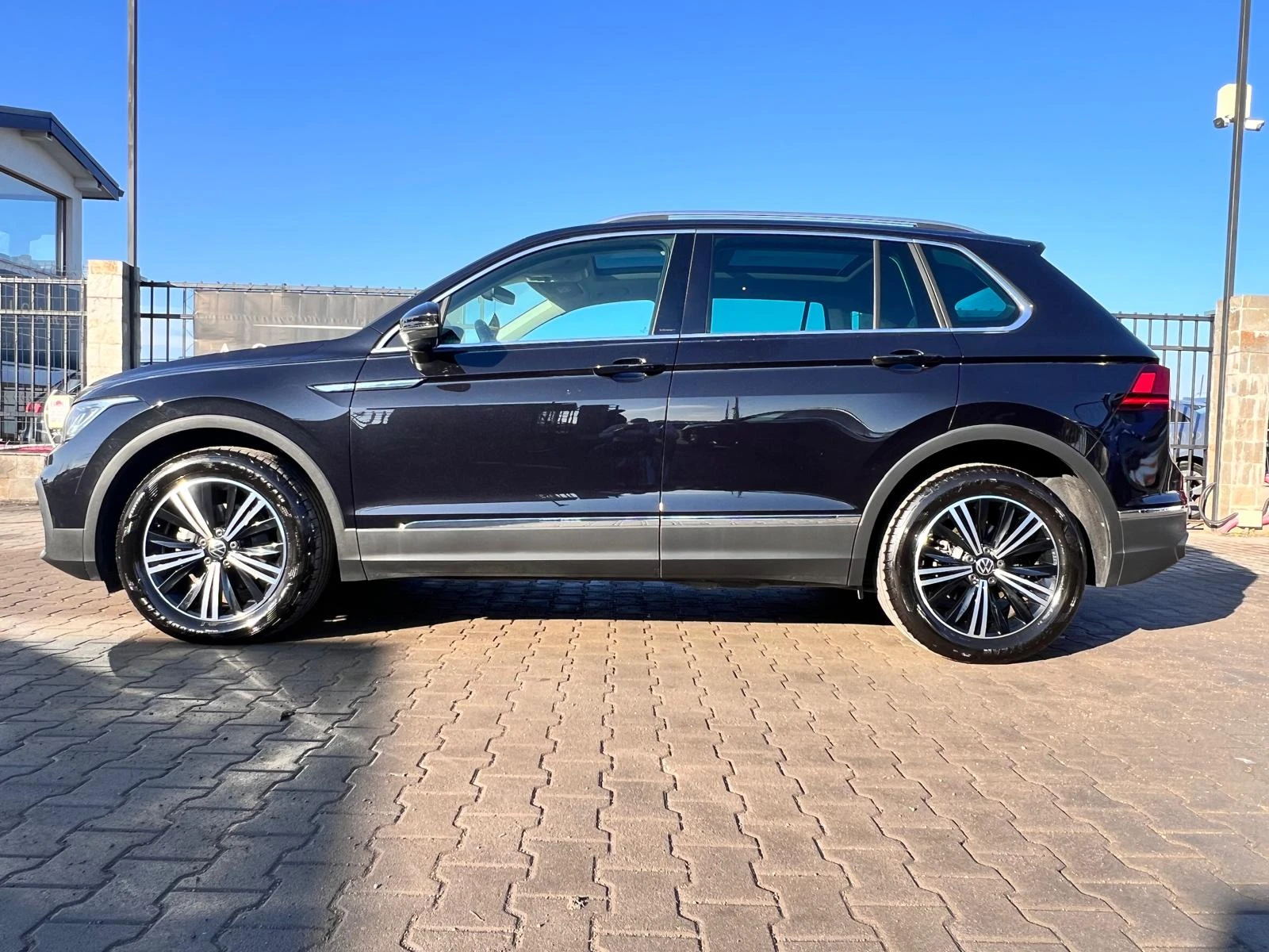 VW Tiguan 2.0D DIGITAL PANORAMA EURO 6D - изображение 2