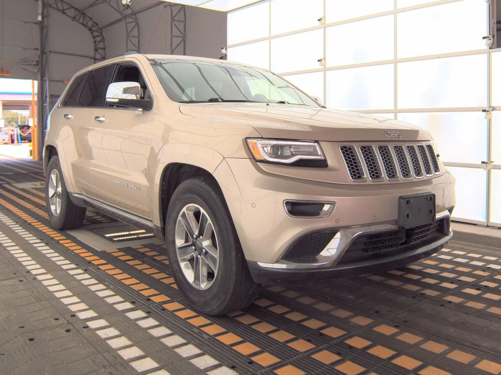 Jeep Grand cherokee SUMMIT* 3.0* V6* ДИЗЕЛ* ДИСТРОНИК* ОБДУХВАНЕ* КАМЕ - изображение 3