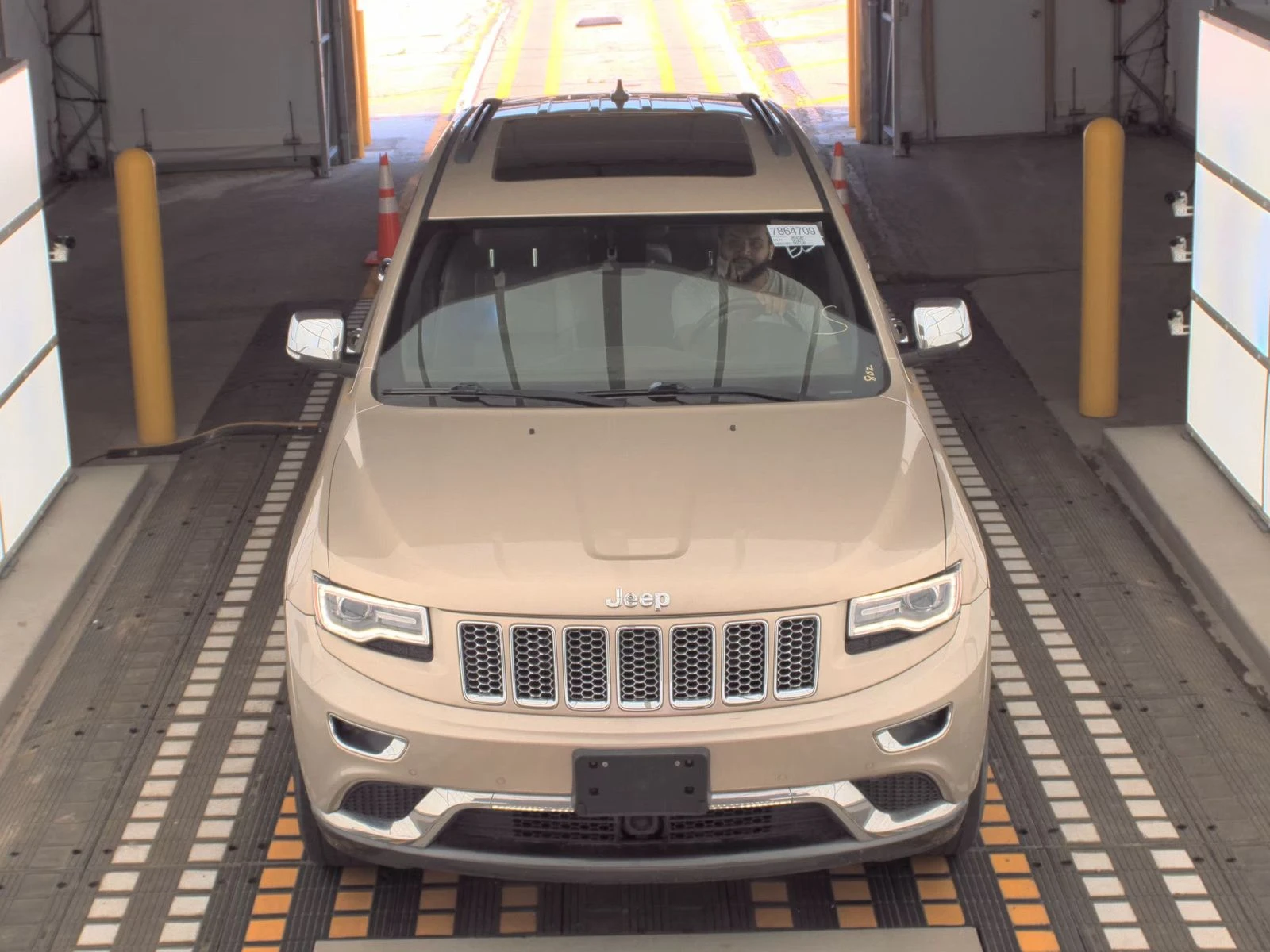 Jeep Grand cherokee SUMMIT* 3.0* V6* ДИЗЕЛ* ДИСТРОНИК* ОБДУХВАНЕ* КАМЕ - изображение 5