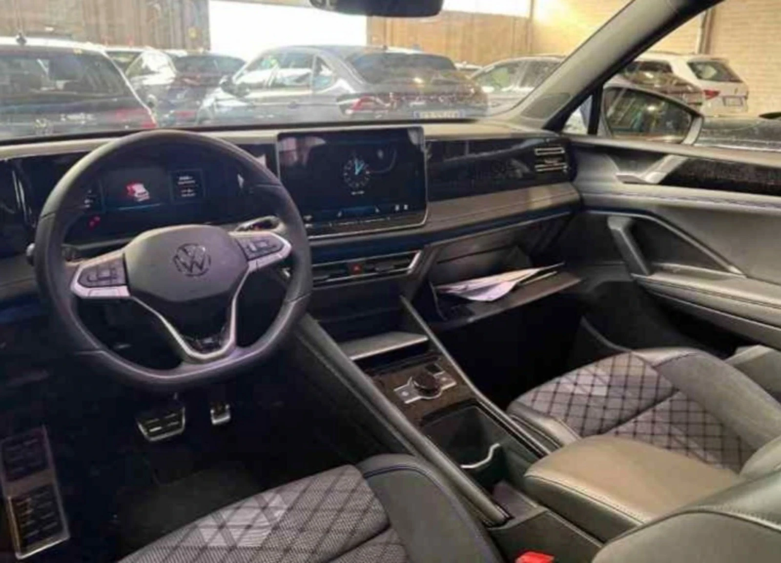 VW Tiguan 2.0 TDI DSG R-LINE.110KW.KAMERA.LED.NAVI, снимка 11 - Автомобили и джипове - 53877798