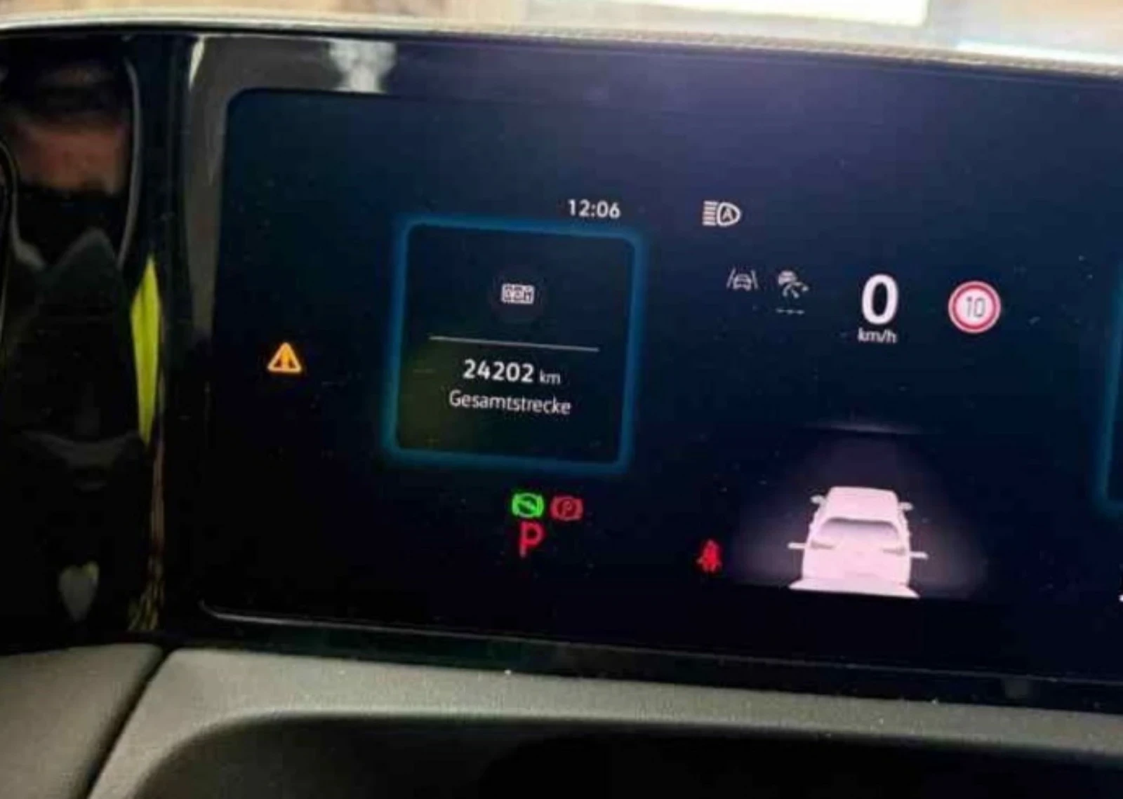 VW Tiguan 2.0 TDI DSG R-LINE.110KW.KAMERA.LED.NAVI, снимка 10 - Автомобили и джипове - 53877798