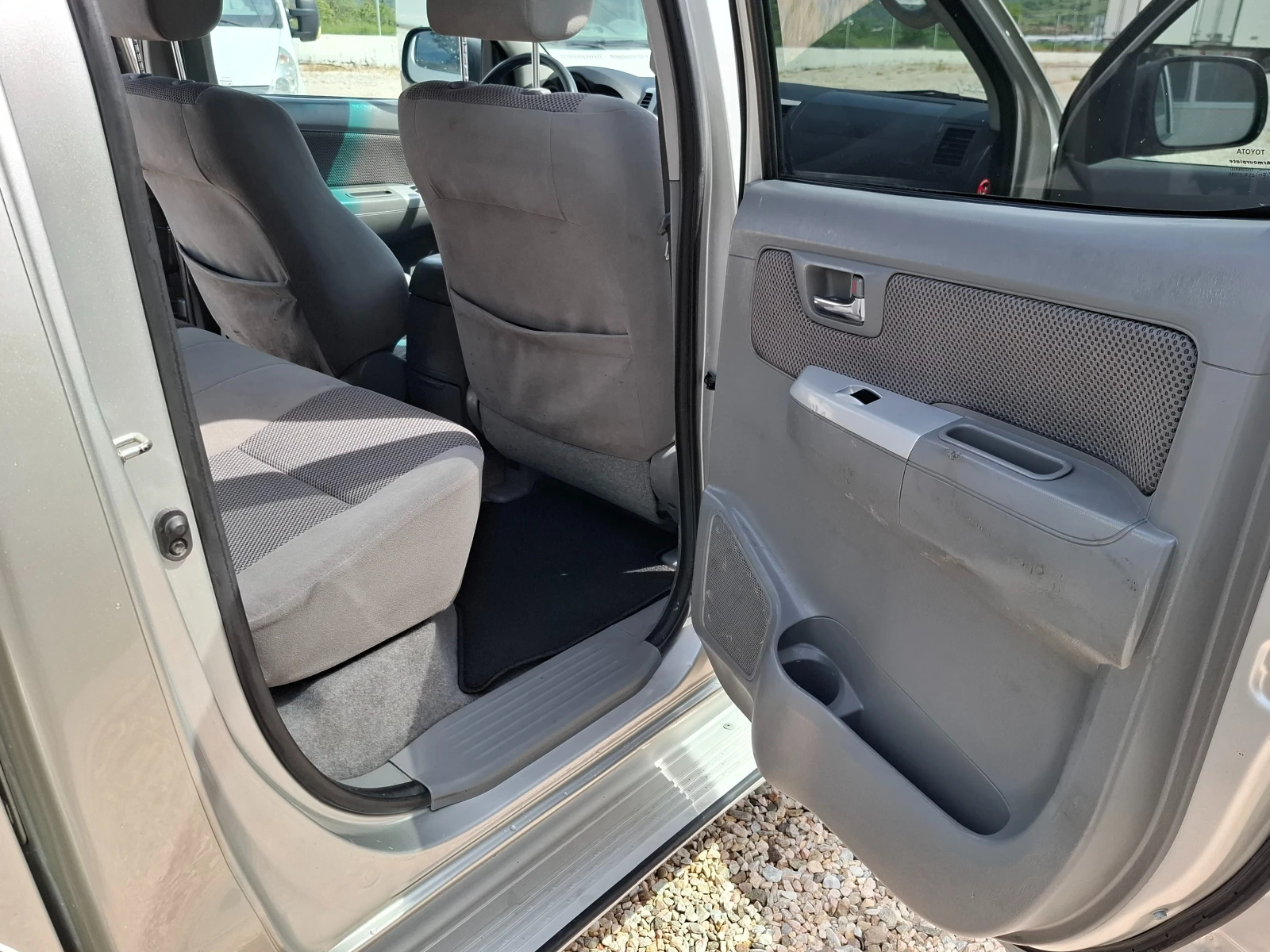 Toyota Hilux 3.0D4D/Автоматик/Италия, снимка 8 - Автомобили и джипове - 54615880