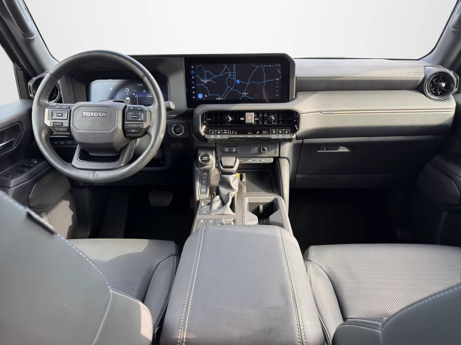 Toyota Land cruiser 2.8* D-4D* EXECUTIVE* DISTR* KEYLESS* 360 CAM* CAR, снимка 6 - Автомобили и джипове - 54758971