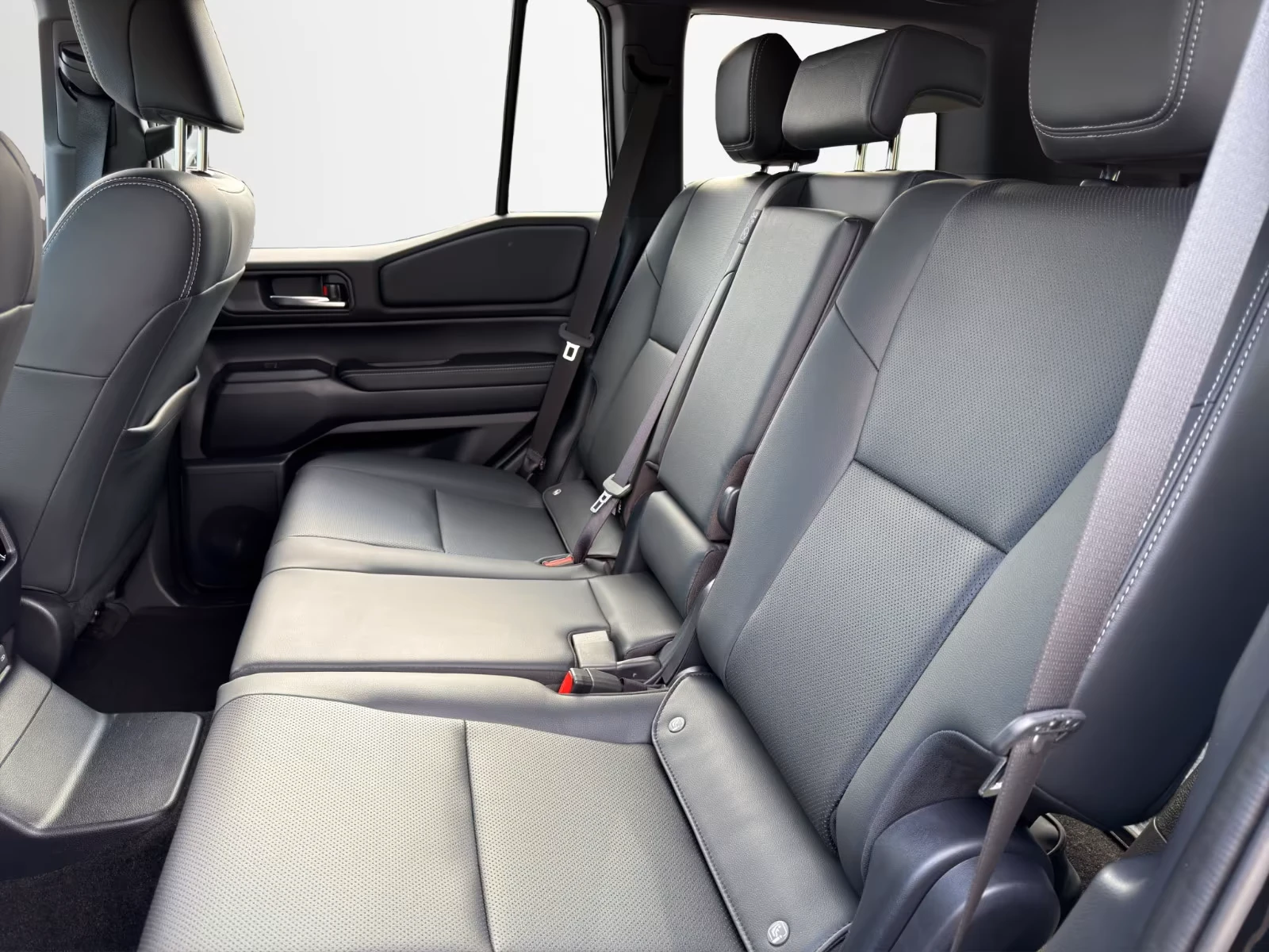 Toyota Land cruiser 2.8* D-4D* EXECUTIVE* DISTR* KEYLESS* 360 CAM* CAR, снимка 10 - Автомобили и джипове - 54758971