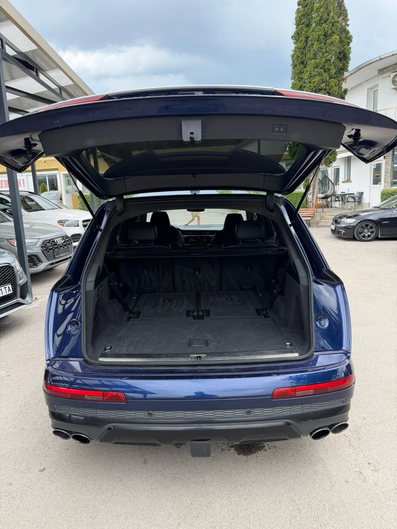 Audi SQ7 4.0TFSI Technik Quattro + ЗАВИВАЩ ЗАДЕН МОСТ, снимка 10 - Автомобили и джипове - 54869383