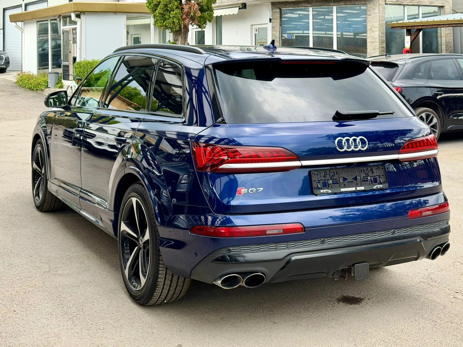 Audi SQ7 4.0TFSI Technik Quattro + ЗАВИВАЩ ЗАДЕН МОСТ, снимка 6 - Автомобили и джипове - 54869383