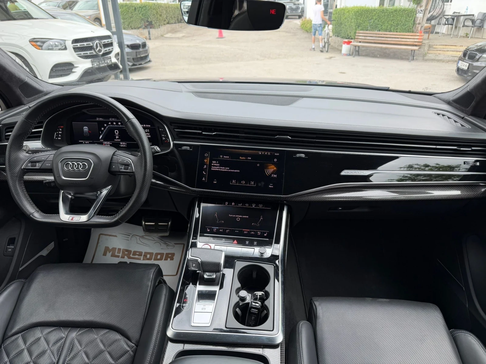 Audi SQ7 4.0TFSI Technik Quattro + ЗАВИВАЩ ЗАДЕН МОСТ, снимка 12 - Автомобили и джипове - 54869383