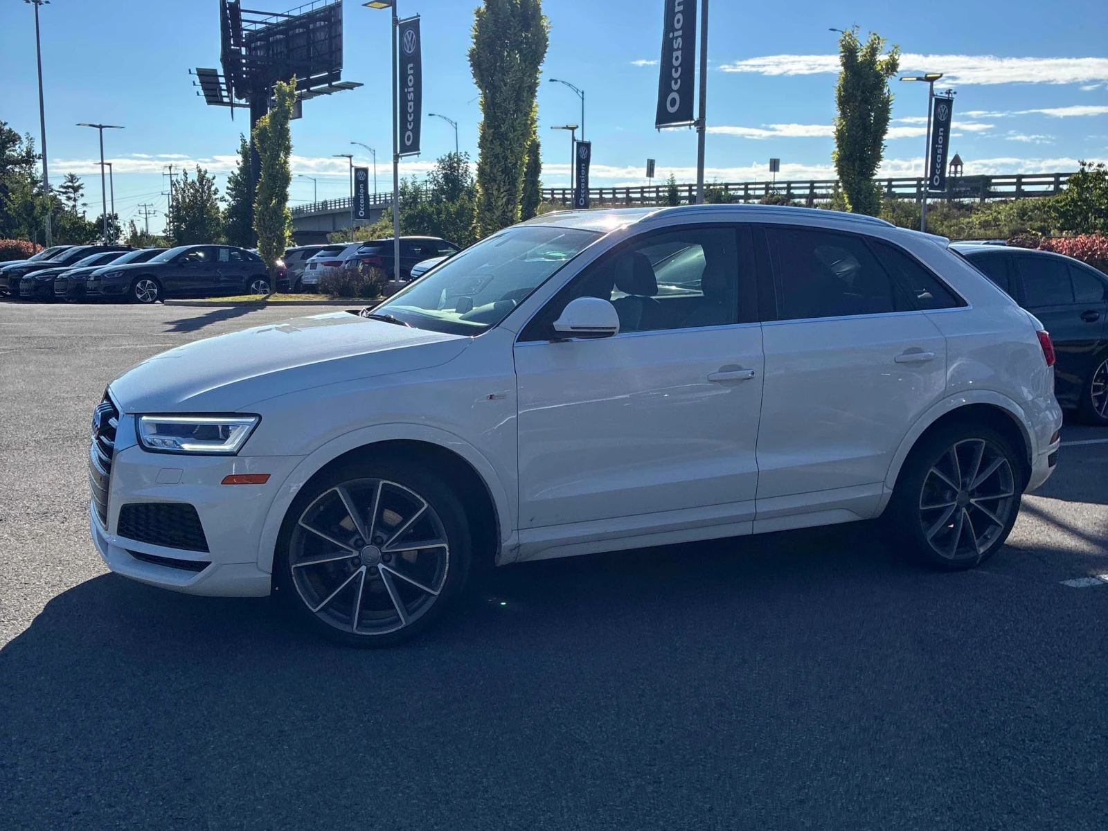 Audi Q3 * Technik * ГЛАВНО ПРЕДСТАВИТЕЛСТВО НА VOLKSWAGEN, снимка 3 - Автомобили и джипове - 55927236