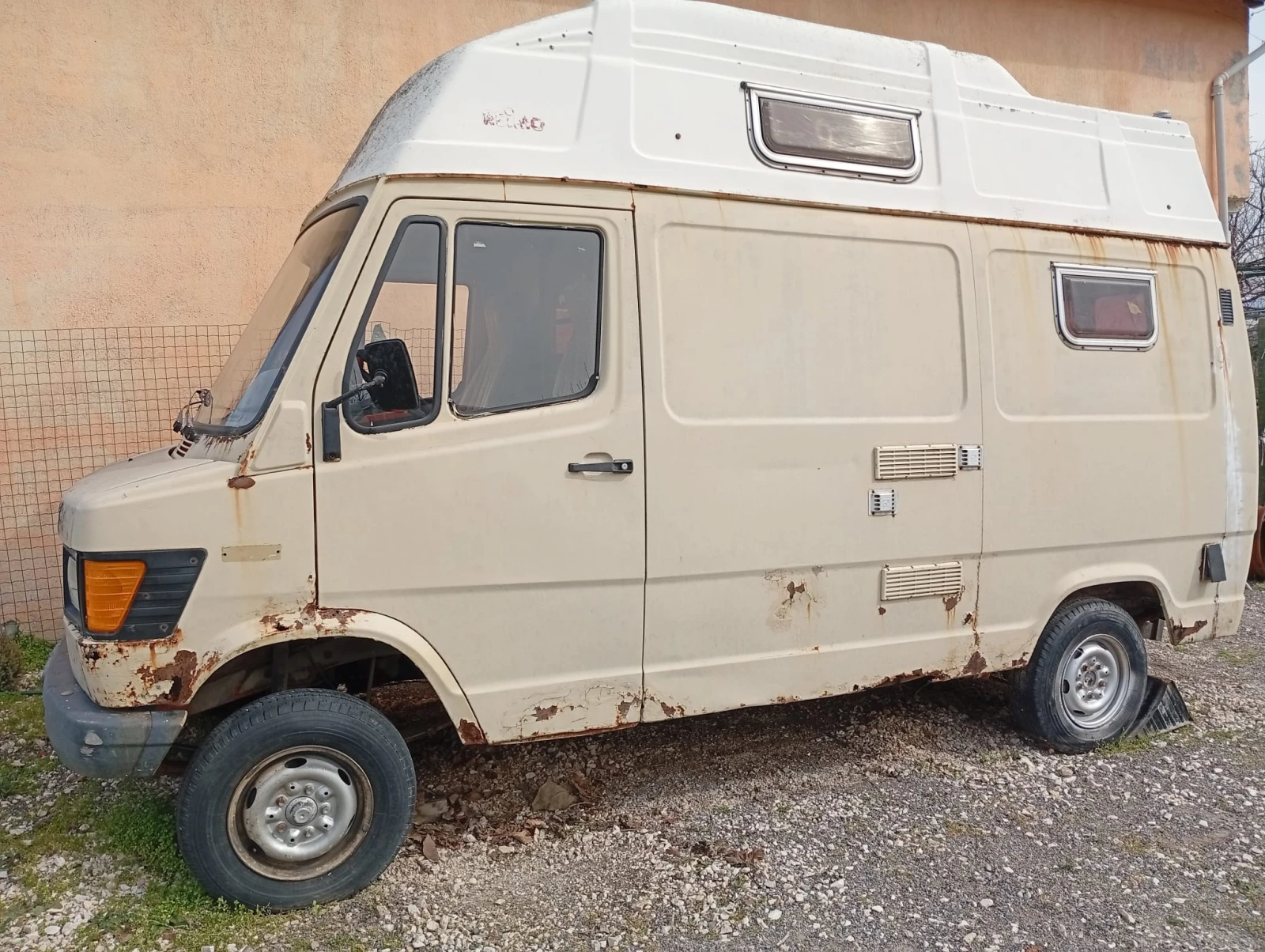 Mercedes-Benz 207 207 OM615/OM616, снимка 2 - Бусове и автобуси - 54371741
