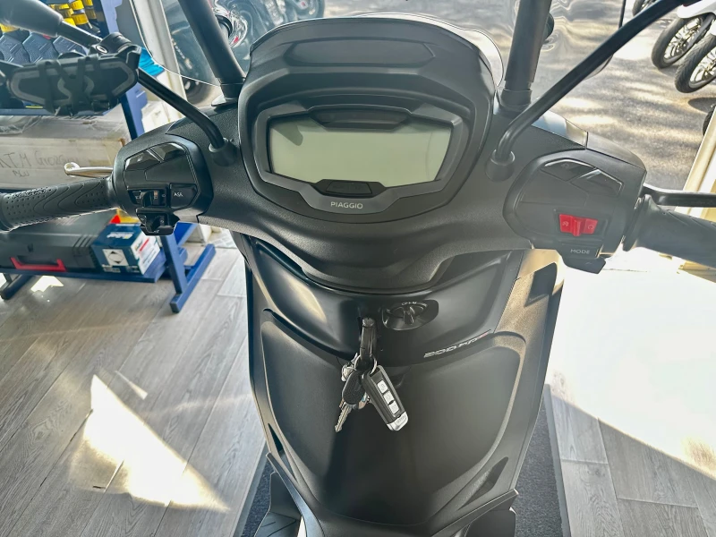 Piaggio Beverly 300hpe S 07.2021г., снимка 2 - Мотоциклети и мототехника - 50011581