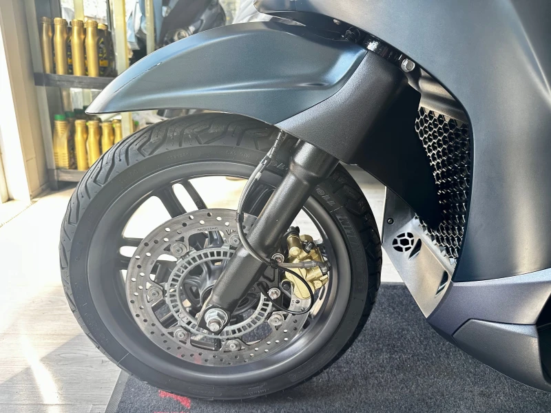 Piaggio Beverly 300hpe S 07.2021г., снимка 10 - Мотоциклети и мототехника - 50011581