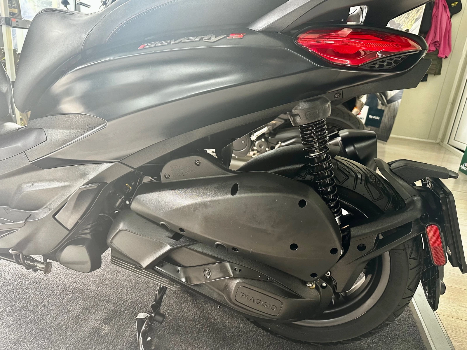 Piaggio Beverly 300hpe S 07.2021г. - изображение 10