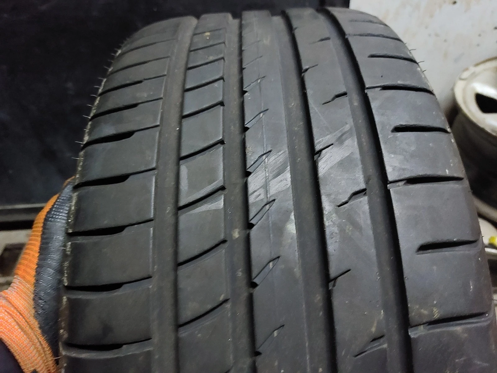 ���� 255/40R18 | Mobile.bg � ����������� 2