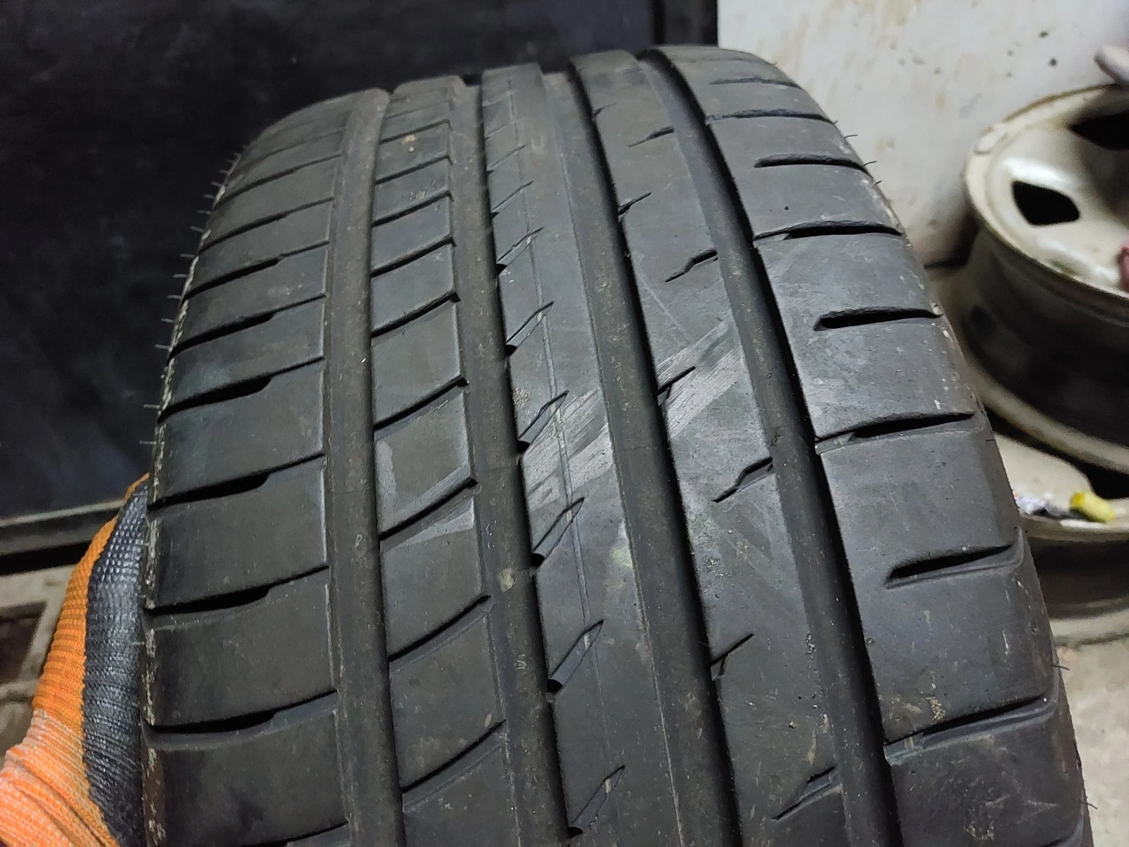 ���� 255/40R18 | Mobile.bg � ����������� 1
