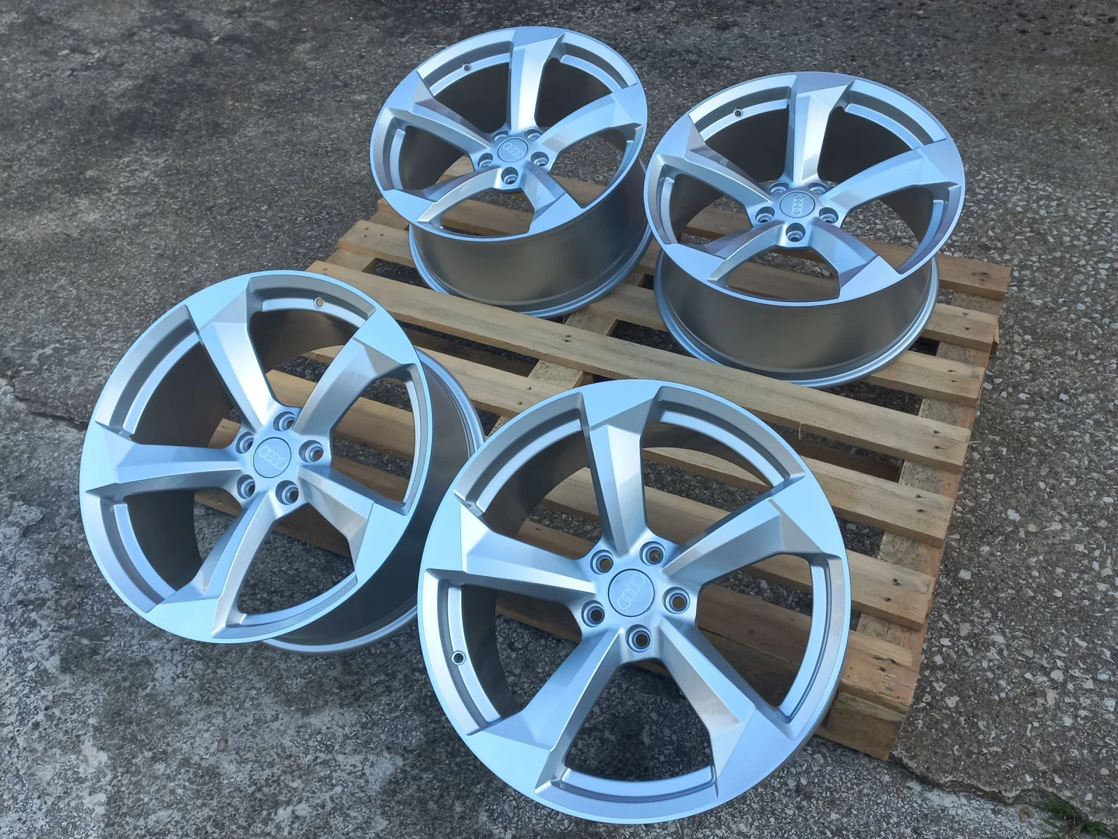 Джанти за Audi, снимка 2 - Гуми и джанти - 54823747