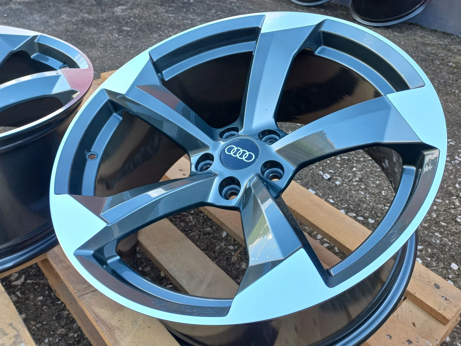 ������ �� Audi | Mobile.bg � ����������� 12