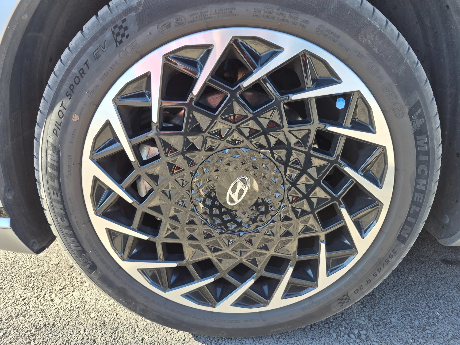 ���� � ������ 255/45R20 �� Hyundai Ioniq 5 | Mobile.bg � ����������� 2
