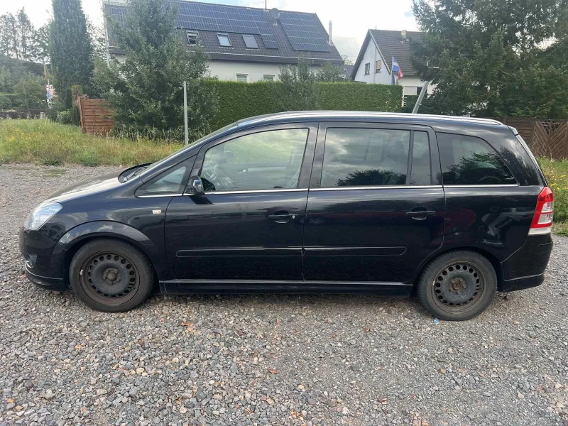 Opel Zafira 2.2бензин, снимка 2 - Автомобили и джипове - 47412522