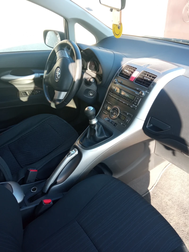 Toyota Auris 1.4 97 кс, снимка 7 - Автомобили и джипове - 48602375