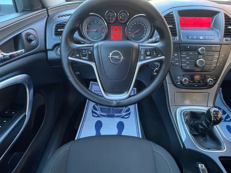 Opel Insignia 1.8 i A/C, снимка 12 - Автомобили и джипове - 52717545