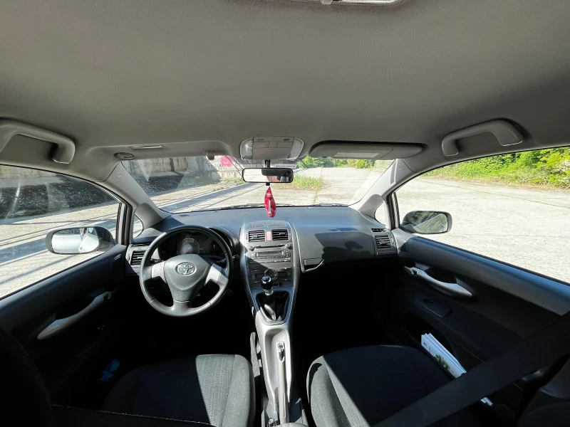 Toyota Auris, снимка 5 - Автомобили и джипове - 48895659