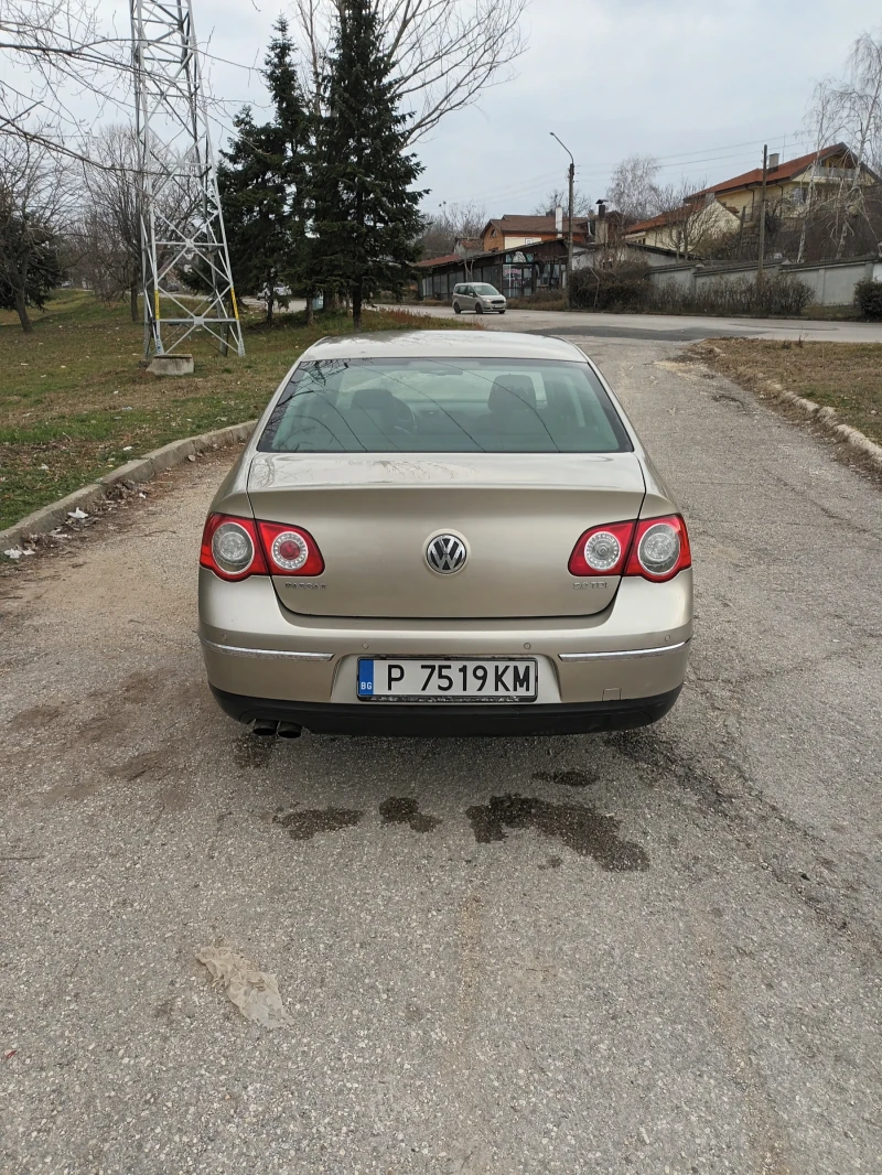 VW Passat, снимка 4 - Автомобили и джипове - 49030393