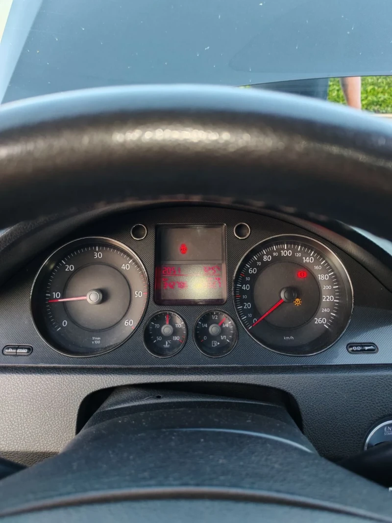 VW Passat 1.9 TDI 105, снимка 11 - Автомобили и джипове - 52556175