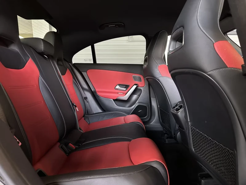 Mercedes-Benz CLA 220 d/AMG/NIGHT/MULTI/BURM/CAM/SPORT/168D, снимка 13 - Автомобили и джипове - 52170292