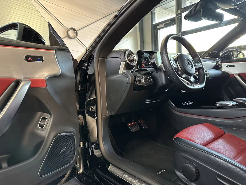 Mercedes-Benz CLA 220 d/AMG/NIGHT/MULTI/BURM/CAM/SPORT/168D, снимка 8 - Автомобили и джипове - 52170292