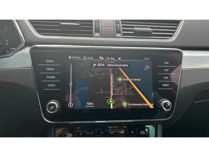 Skoda Superb 2.0 TDi DSG, Месечна вноска от 400 лв., снимка 15 - Автомобили и джипове - 52236311